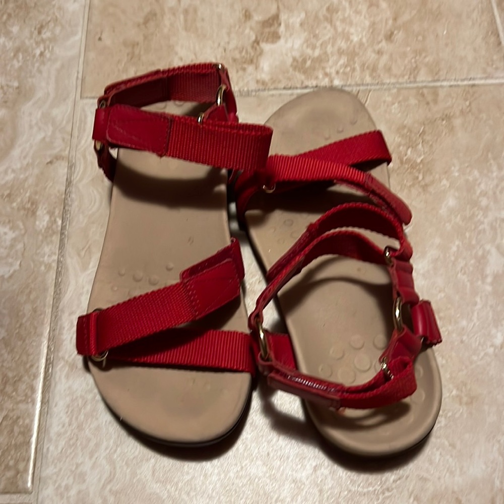 Vionic Red Candace Sandal Travel